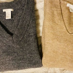 H&M V neck grey and tan sweater size small